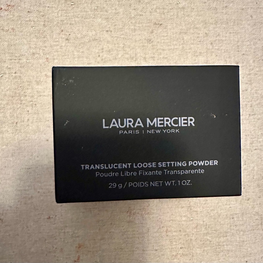 LAURA MERCIER Loose Setting Powder in Translucent NEW - Picture 4 of 12